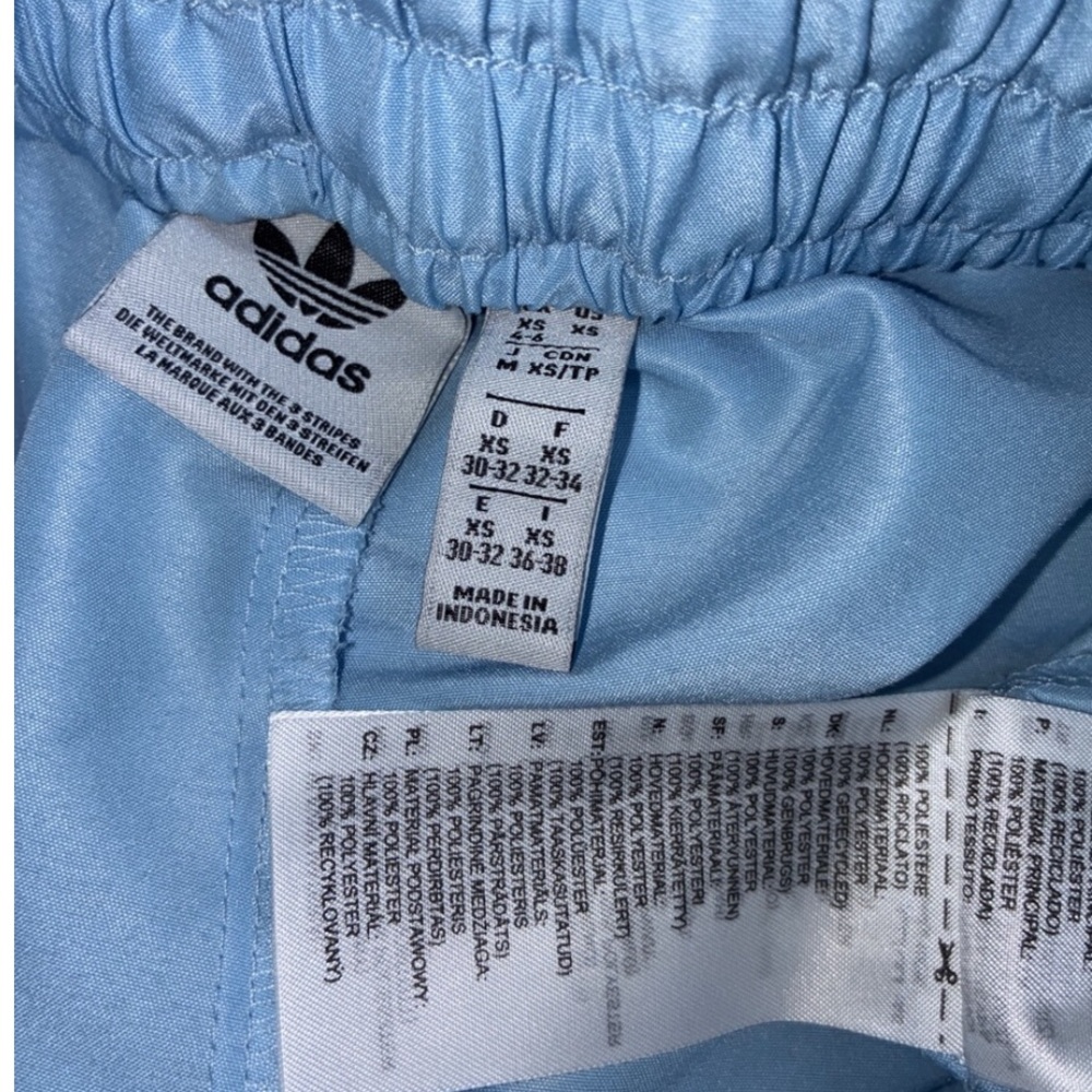 Adidas - Essentials Woven Cargo Pants - Picture 10 of 10